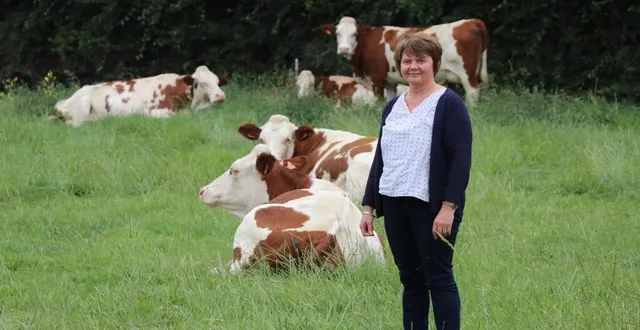 photo patricia maussion, nouvelle présidente du pays de l’anjou bleu, est implantée comme éleveuse laitière bio à loiré. &copy; ouest-france