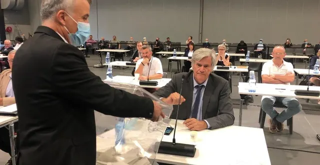 photo stéphane le foll est réélu pour six ans. &copy; le maine libre