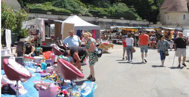 photo le retour des vide-greniers est très apprécié. &copy; le maine libre