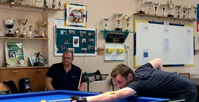 photo mickaël devogelaere en pleine concentration, et son complice de jeu joël swatala, ont époustouflé les adhérents à la salle alain guyon. &copy; le maine libre