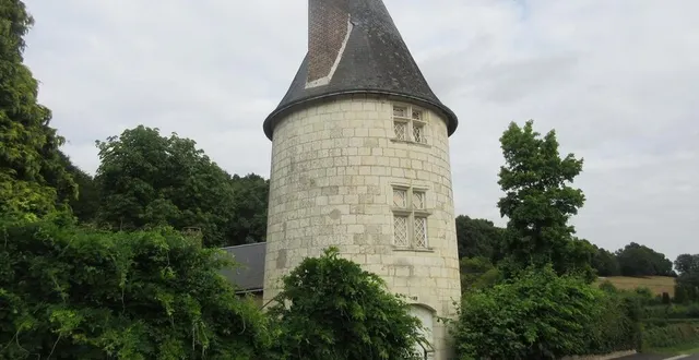 photo la tour de l’ancien château de beaumont-pied-de-bœuf. &copy; le maine libre