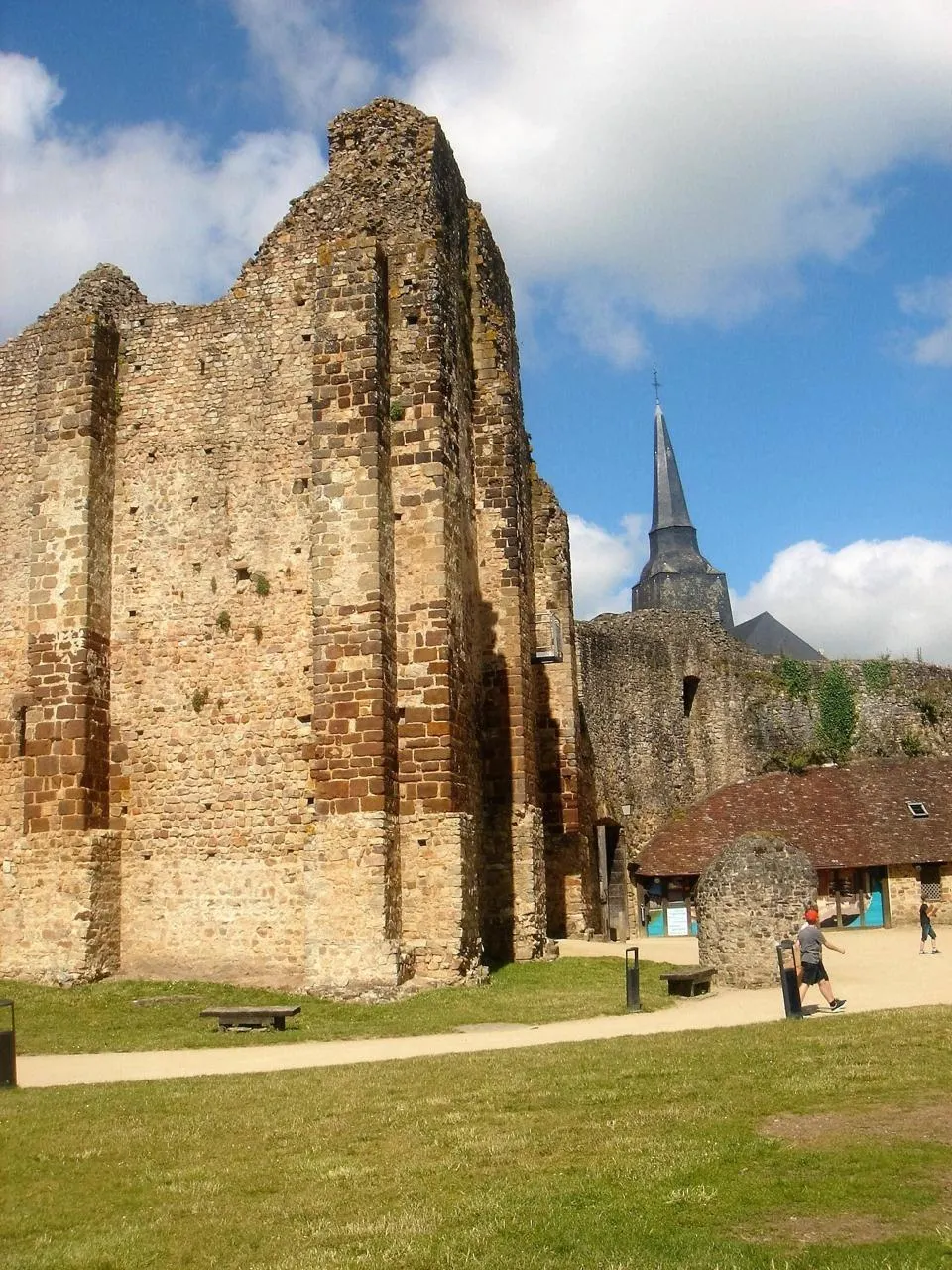 Un weekend à... SainteSuzanne, pour battre la campagne Le Mans