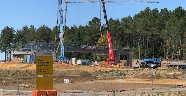 photo la gare de péage de connerré est en cours d’installation sur l’échangeur vers l’a11 paris/le mans. &copy; ouest-france