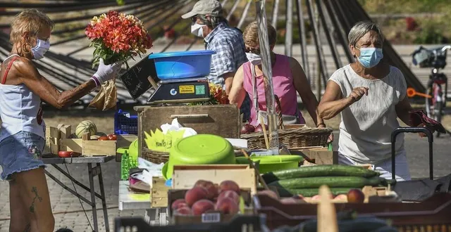 photo à compter de ce samedi 8 août 2020, le masque devient obligatoire sur les marchés du mans. &copy; photo le maine libre – denis lambert