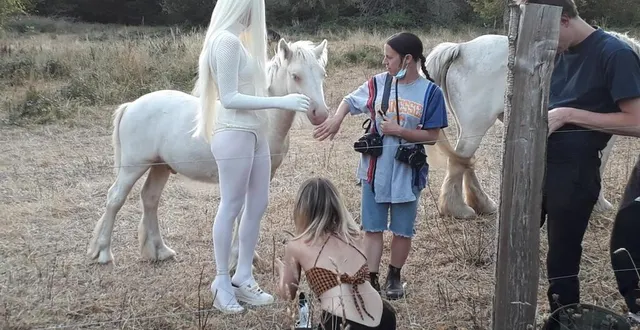 photo les séquences photos ont été réalisées dans le perche, autour de soligny. &copy; © camille vivier