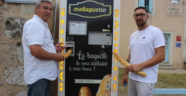 photo joël tabareau, le maire de beaumont-pied-de-boeuf, et maxime salmon.  &copy; le maine libre