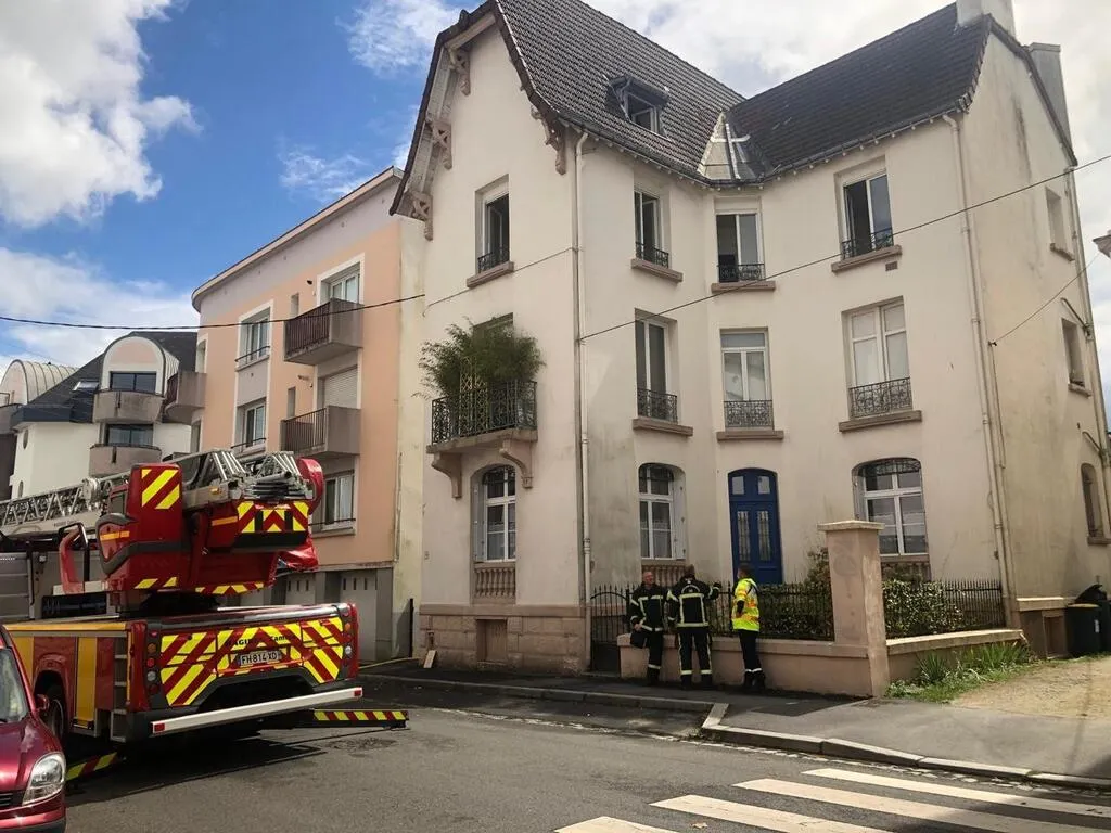 Lorient. Il met volontairement le feu sur son palier après une dispute avec son compagnon