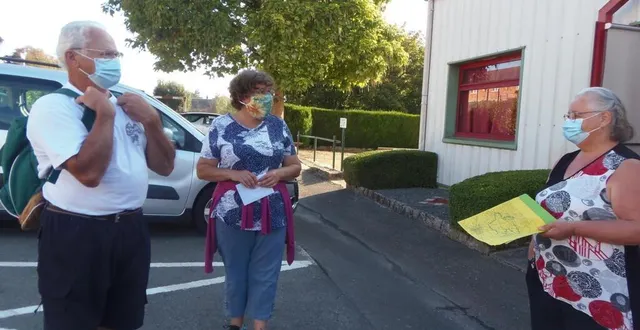 photo chantal à droite a accueilli un couple de randonneurs venu de saint-florent-le-viel, dans le maine-et-loire. &copy; le maine libre