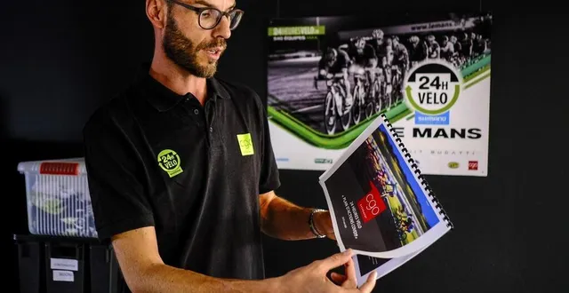 photo le mans, jeudi 13 août. romain gasnal tient dans ses mains le protocole envoyé à la préfecture. &copy; le maine libre – denis lambert