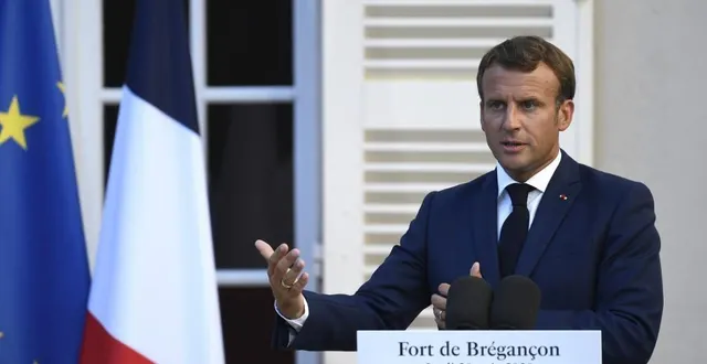 photo emmanuel macron ce jeudi 20 août lors d’une conférence de presse commune avec angela merkel au fort de bregancon. &copy; christophe simon / afp