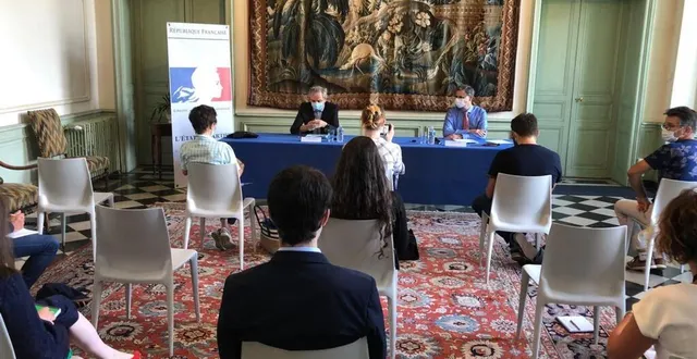 photo le secrétaire général de la préfecture thierry baron et le directeur territorial sarthe de l’agence régionale de santé stephan domingo, tenaient une conférence de presse hier à la préfecture pour évoquer la circulation du coronavirus en sarthe et justifier les nouvelles mesures. &copy; le maine libre