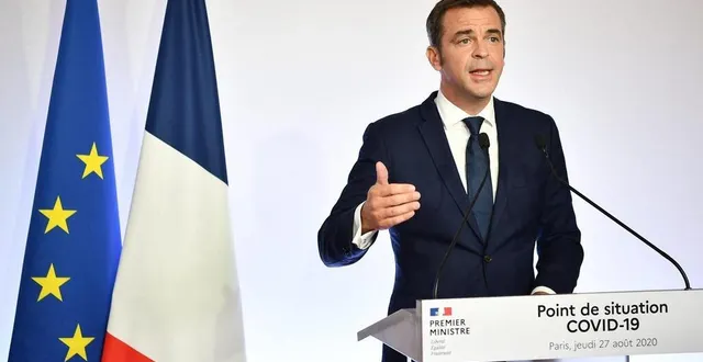 photo le ministre français de la santé olivier veran répond aux questions des journalistes lors d’une conférence de presse sur la situation du nouveau coronavirus (covid-19) en france, à l’hôtel de matignon à paris le 27 août 2020. &copy; epa-efe/christophe archambault