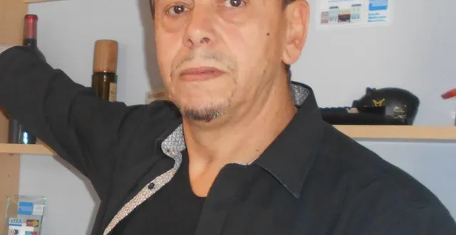 photo luc krim, propriétaire de l’auberge du cheval blanc, rencontre de nombreux soucis avec internet. &copy; ouest-france