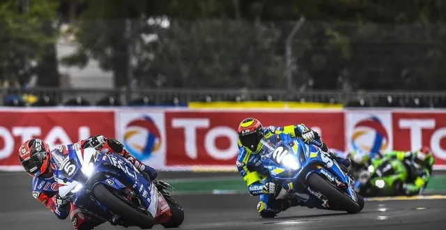 photo la honda possède déjà trois tours d’avance sur la suzuki. &copy; photo le maine libre – denis lambert