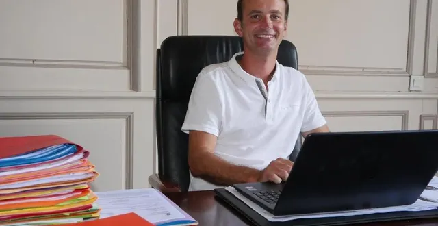 photo éric descombes a pris ses fonctions de maire fin mai. &copy; le maine libre