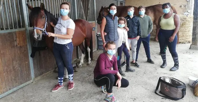 photo l’écurie de laure hakim (3e à partir de la gauche) ouvre ses portes, dimanche, de 11 h à 18 h. &copy; ouest-france