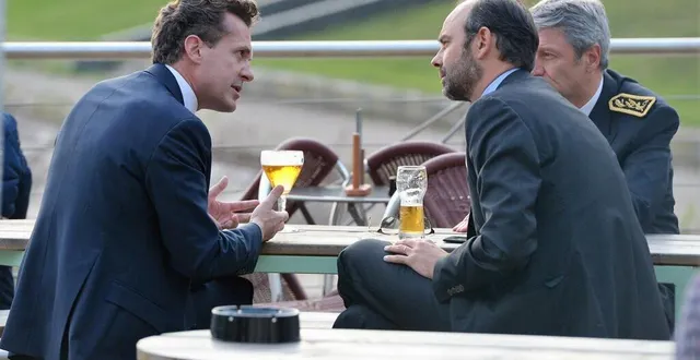 photo christophe béchu et édouard philippe au bord de la maine à angers, en 2017. &copy; archives sébastien aubinaud