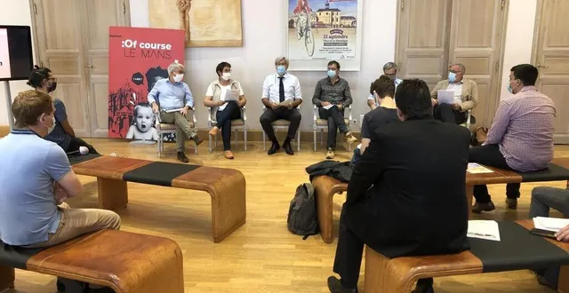 photo stéphane le foll, maire du mans, présentait à la presse, ce mercredi 9 septembre 2020, la première journée des mobilités alternatives, organisée ce dimanche 13 septembre 2020. &copy; ouest-france