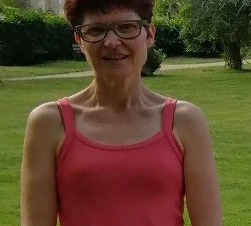 photo annie cottineau dispense les cours d’anglais et espagnol.