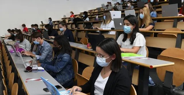 photo université du mans, mercredi 9 septembre 2020. en amphi, les étudiants doivent porter un masque (leurs enseignants aussi) et n’occuper qu’un siège sur deux. &copy; le maine libre – yvon loué