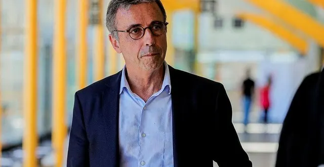 photo pierre hurmic souhaite en finir avec le traditionnel sapin de noël &copy; guillaume bonnaud / sud ouest