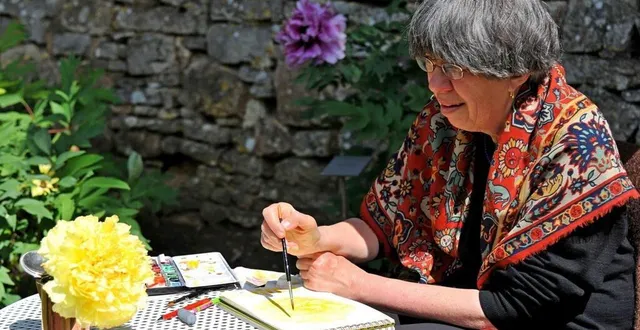 photo des lithographies de claire felloni (photo) et de françoise piquet- vadon seront en vente. &copy; le maine libre