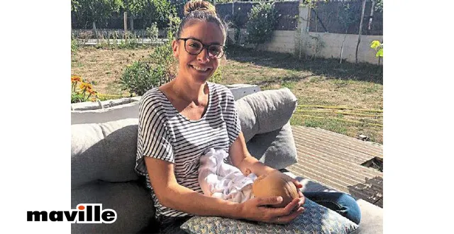 photo bien être. masser son bébé, un moment de partage