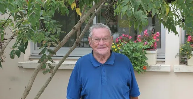 photo les passions de roger maudet, 98 ans, restent intactes. &copy; le maine libre