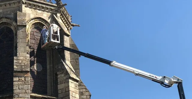 photo diagnostic en cours sur la chapelle d’axe de la cathédrale saint-julien. &copy; le maine libre
