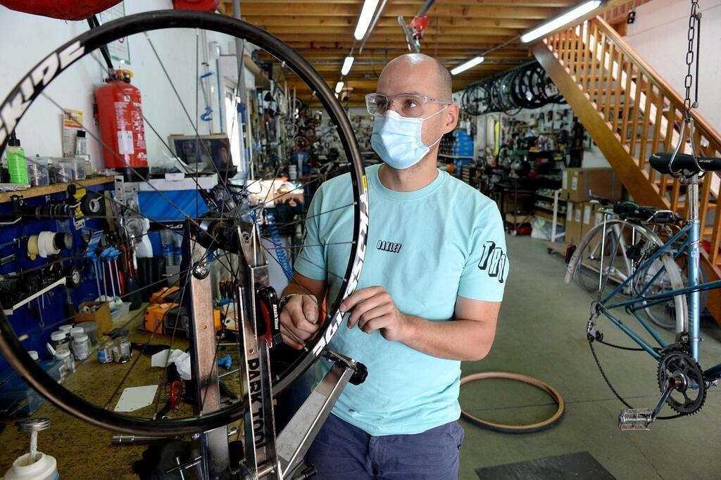 Il se lance dans la réparation de vélos à domicile ! - La République des  Pyrénées.fr