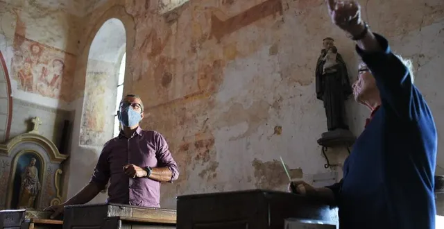 photo « au moyen-âge, toutes les églises étaient peintes, même à l’extérieur », précise hervé delaune. les représentations iconographiques de l’église saint-hilaire, redécouvertes dans les années 1950, ont été réalisées entre le milieu du xiie siècle et le xve siècle. &copy; le maine libre