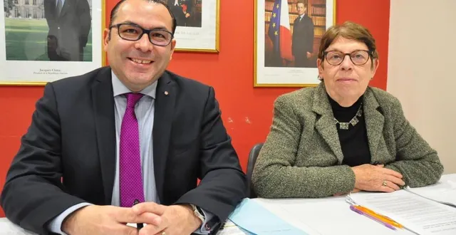 photo christophe beaupère démissionnant du conseil municipal, sylviane delhommeau, deuxième sur la liste, devient chef de file de l’opposition fléchoise. &copy; archives le maine libre