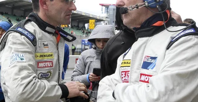 photo damien saulnier qui a succédé à dominique méliand (à droite) est à 12 heures du titre avec le sert. &copy; le maine libre – yvon loue