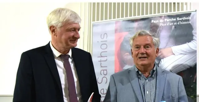 photo dominique le mèner président du département (à g.) et philippe galland. &copy; le maine libre