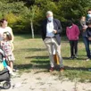 photo serge cailly, maire (au centre), a convié les familles qui ont eu un enfant en 2019 et en l’honneur desquels un arbre a été planté.