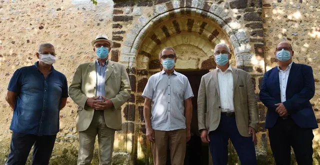 photo la commune d’asnières-sur-vègre et la fondation du patrimoine ont signé une convention de souscription pour le financement des travaux de restauration de l’église. &copy; le maine libre