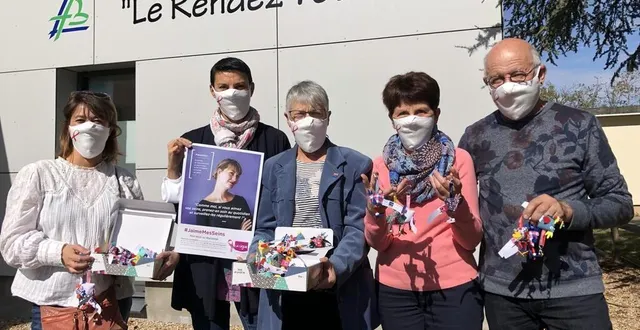 photo opération « octobre rose » à la ferté-bernard. &copy; le maine libre