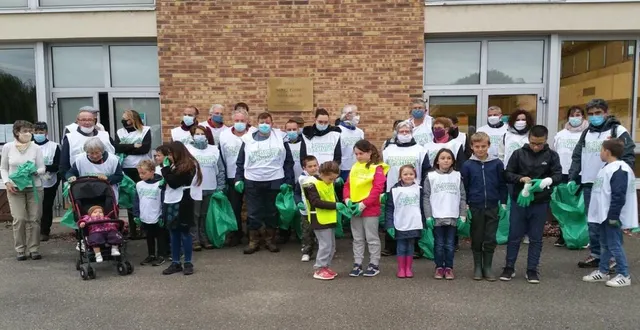 photo la collecte a réuni 30 adultes et 12 enfants/ados. &copy; le maine libre