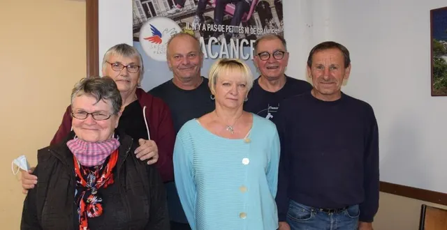 photo de gauche à droite : 1er rang : brigitte mir, trésorière ; viviane labriola, membre ; michel rocher, secrétaire général. 2e rang : martine chaudet et didier turquet, membres et roger mir, secrétaire. &copy; ouest-france
