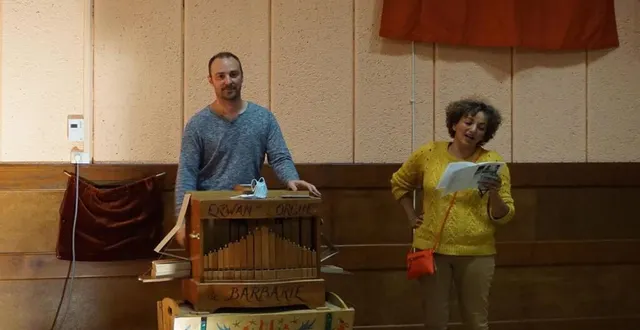 photo erwan et malou ont entraîné les spectateurs à chanter avec eux pendant la séance de cinéma. &copy; ouest-france