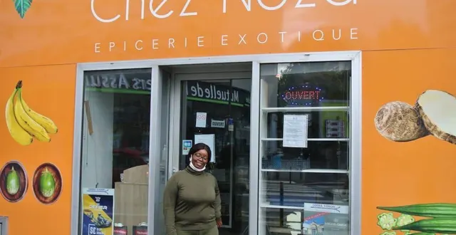 photo hawa sanoh, devant son épicerie exotique, 25, rue gougeard, au mans &copy; photo le maine libre