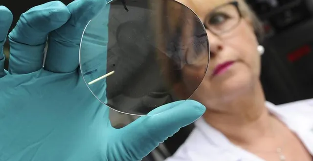 photo voici peu, le site fabriquait 3 000 verres correcteurs par jour. &copy; archives le maine libre hervé petitbon