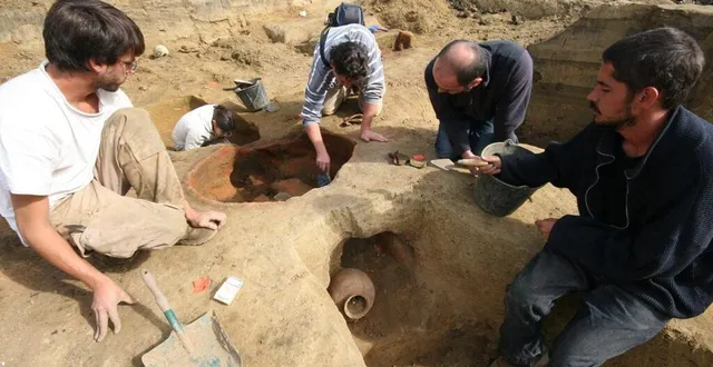 photo les fouilles archéologiques menées aux jacobins, avant la construction du théâtre et du cinéma, ont permis aux archéologues de mieux comprendre la composition du site à l’époque antique et de faire des découvertes exceptionnelles. &copy; archives ouest-france
