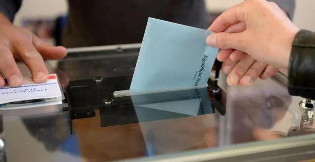 photo des élus réclament que les jeunes puissent voter dès 16 ans. &copy; ouest france