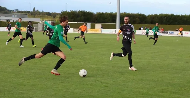 photo victor bunel (à droite) et le fc argentan chercheront leur première victoire de la saison en championnat de régional 1. &copy; archives serge ruer/ouest-france