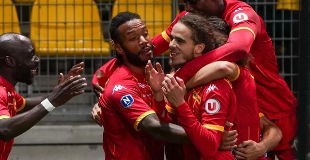 photo didier ollé-nicolle loue les qualités de son collectif ; ici après le but de brahimi, qu’il estime pleinement investi. il mise sur cet état d’esprit sur les prochaines rencontres, à concarneau, en coupe de france, et à laval.  &copy; arnaud despelchain