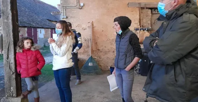 photo une vingtaine de personnes a répondu à l’invitation de laure hakim, la gérante des écuries du val de sem. &copy; le maine libre