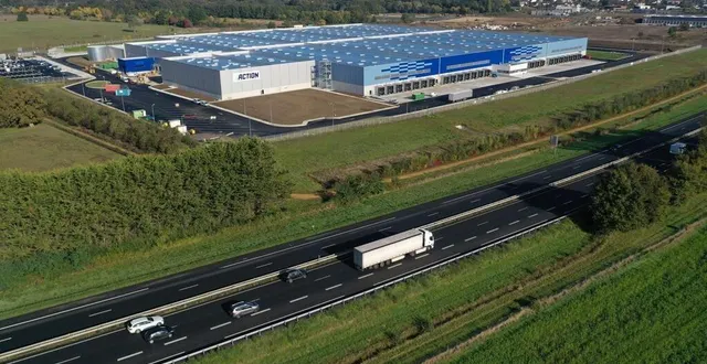 photo construite sur 70 000 m2 le long de l’autoroute a11 à verrières-en-anjou, la nouvelle plateforme logistique d’action a été mise en service au début du mois d’octobre. &copy; co – josselin clair