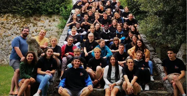 photo yannick gourmil (à gauche) accompagnant une sortie de stagiaires bafa. &copy; d.r.