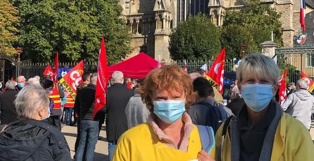 photo aides-soignantes dans le sociomédical, sylvie et catherine veulent davantage de reconnaissance et une augmentation de salaire. &copy; photo le maine libre